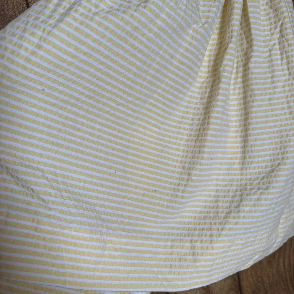 Anavini Girls Yellow Seersucker Hand Smocked Floral Peter Pan Collar Dress 8